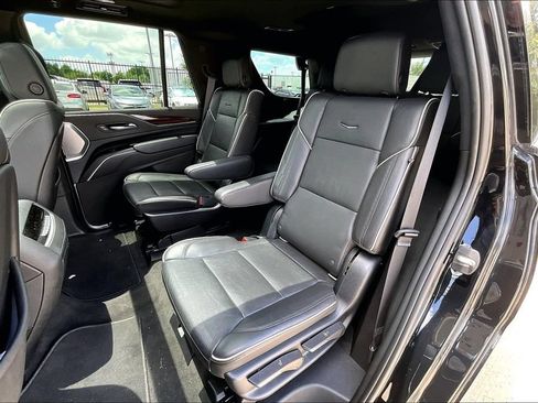Used 2022 Cadillac Escalade Premium Luxury w/ Performance Package AWD/4WD image 32
