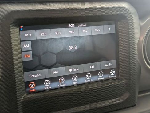 Used 2023 Jeep Gladiator Sport image 18