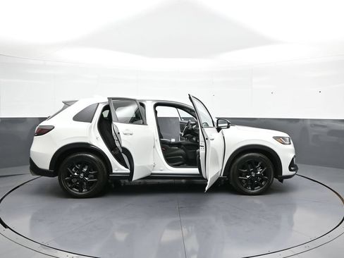 Certified 2024 Honda HR-V Sport image 40