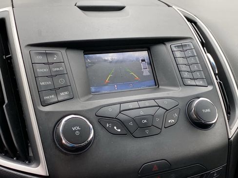 Used 2018 Ford Edge SEL image 32