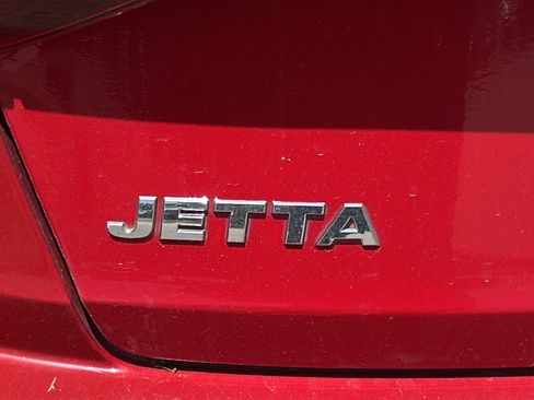 Used 2021 Volkswagen Jetta R-Line FWD image 16