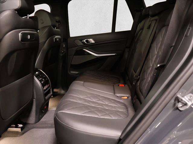 Used 2026 BMW X5 xDrive40i w/ M Sport Package AWD/4WD image 17