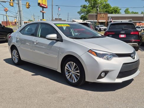 Used 2014 Toyota Corolla LE Premium w/ Driver Convenience Package FWD image 2