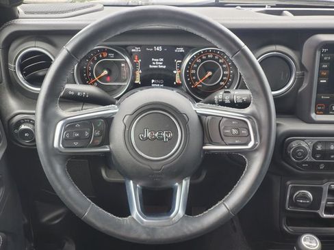 Used 2018 Jeep Wrangler Unlimited Sahara AWD/4WD image 28