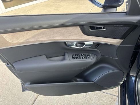 New 2026 Volvo XC90 B5 Plus image 11