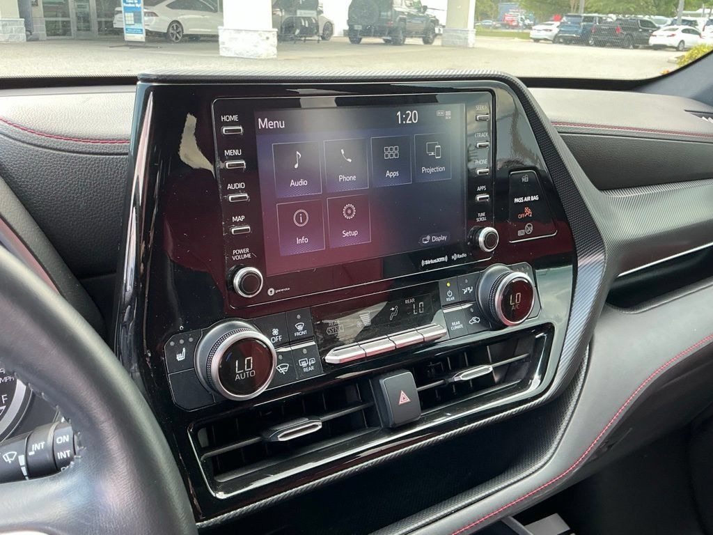 Used 2021 Toyota Highlander XSE FWD image 38