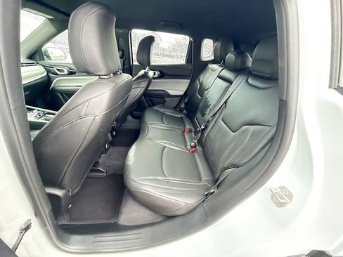 Used 2025 Jeep Compass Limited image 27