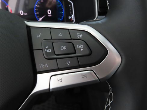 New 2025 Volkswagen Taos SEL image 14