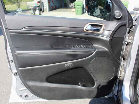 Used 2015 Jeep Grand Cherokee Limited AWD/4WD image 12
