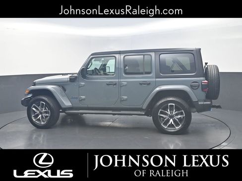 Used 2024 Jeep Wrangler Unlimited w/ Convenience Group image 7