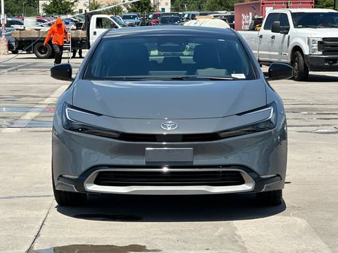 Used 2025 Toyota Prius Limited FWD image 9