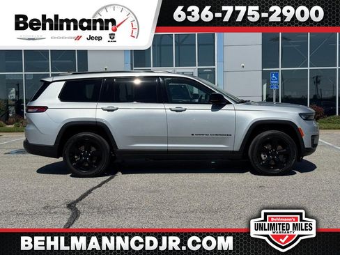 Used 2023 Jeep Grand Cherokee L Laredo AWD/4WD image 1