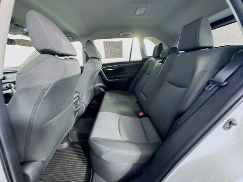 Used 2025 Toyota RAV4 XLE AWD/4WD image 20