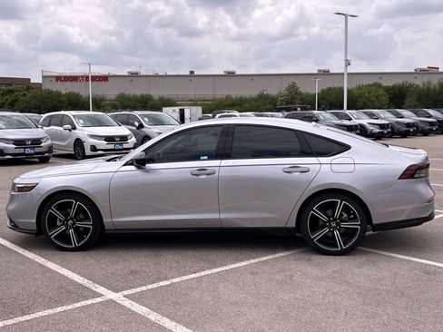 Certified 2026 Honda Accord SE image 3
