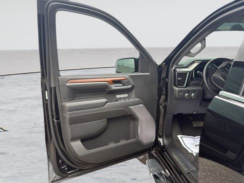 Used 2023 GMC Sierra 1500 Denali w/ Technology Package AWD/4WD image 24
