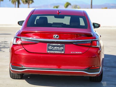 Used 2024 Lexus ES 300h w/ Premium Package FWD image 6