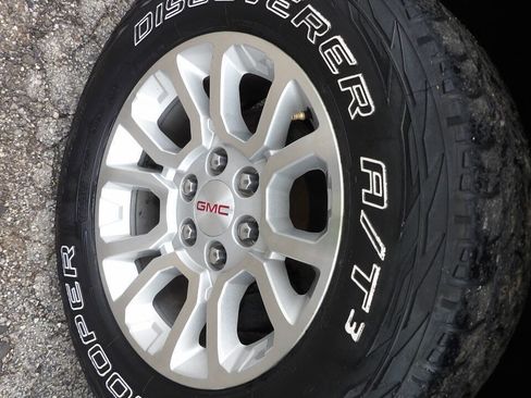 Used 2015 GMC Sierra 1500 SLE w/ All-Terrain Package AWD/4WD image 5