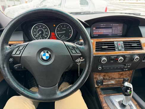 Used 2009 BMW 528i xDrive Sedan image 24