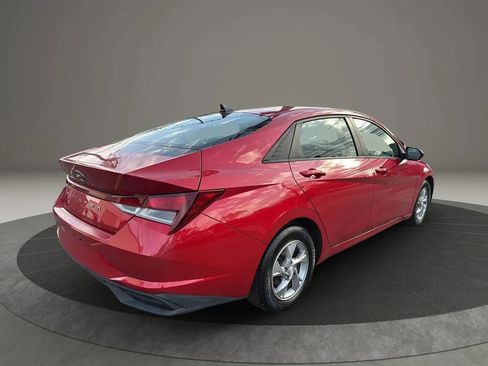 Used 2021 Hyundai Elantra SE image 5