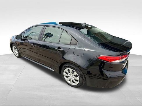 Used 2020 Toyota Corolla LE FWD image 4
