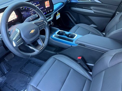 Used 2026 Chevrolet Equinox EV LT FWD image 11