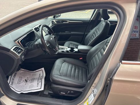 Used 2015 Ford Fusion SE w/ Equipment Group 502A FWD image 15