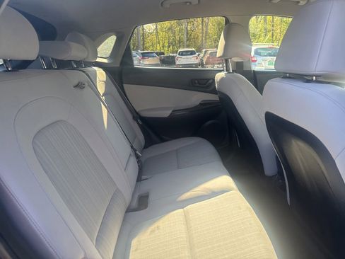 Certified 2023 Hyundai Kona SEL AWD/4WD image 19