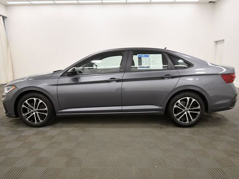 Used 2025 Volkswagen Jetta Sport FWD image 4