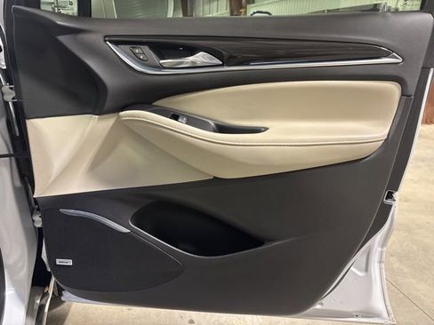 Used 2020 Buick Enclave Premium w/ Sun and Sites Package image 7