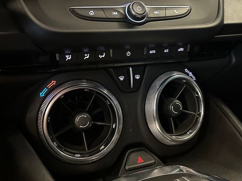 Used 2022 Chevrolet Camaro LT RWD image 15