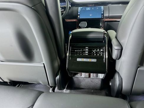 New 2026 Land Rover Range Rover Sport Dynamic SE AWD/4WD image 24