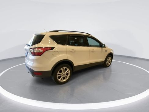 Used 2018 Ford Escape SE image 8