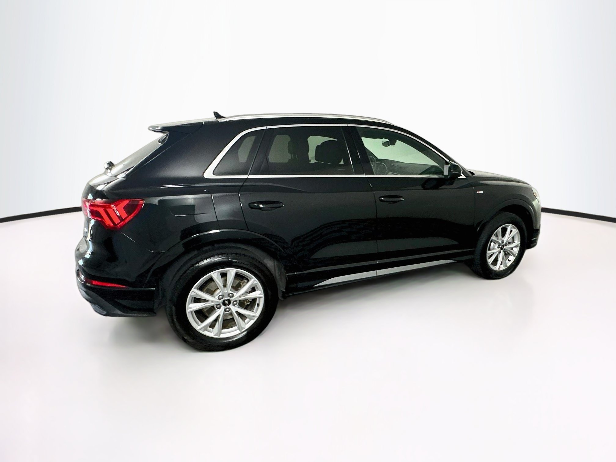 Used 2025 Audi Q3 2.0T Premium AWD/4WD image 10