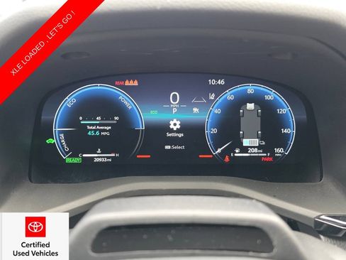Certified 2025 Toyota Camry XLE FWD image 31