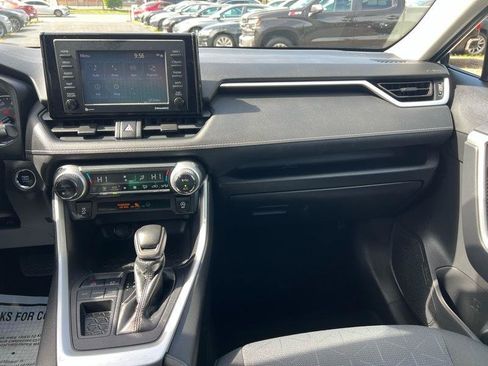 Used 2021 Toyota RAV4 XLE FWD image 12