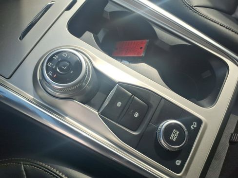 Certified 2022 Ford Explorer XLT w/ Equipment Group 202A image 21