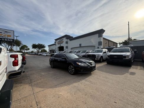 Used 2018 Nissan Altima 2.5 SR FWD image 41