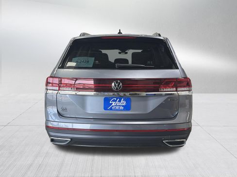 Used 2025 Volkswagen Atlas SE AWD/4WD image 6
