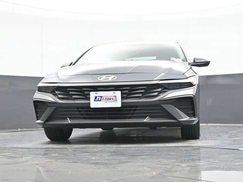 Used 2025 Hyundai Elantra Hybrid FWD image 54