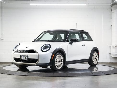 Used 2026 MINI Cooper 2-Door Hardtop FWD image 3
