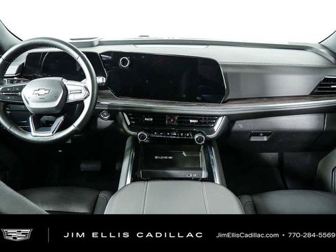Used 2025 Chevrolet Tahoe LT RWD image 19
