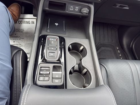 Used 2025 Honda Pilot Elite image 22