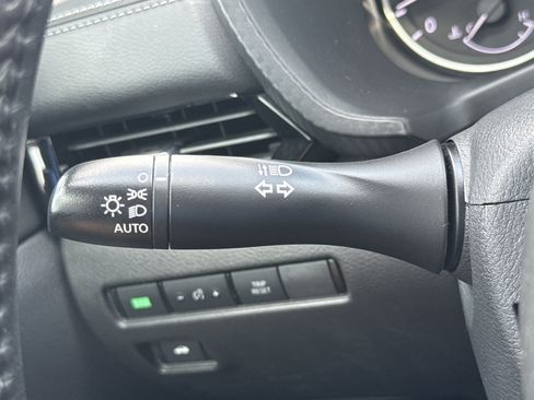 Used 2022 Nissan Sentra SV FWD image 21