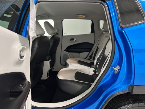 Used 2019 Jeep Compass Limited AWD/4WD image 30