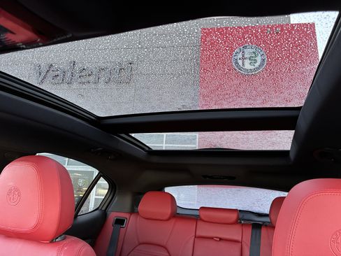 Certified 2024 Alfa Romeo Stelvio Veloce image 26