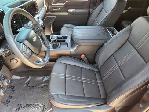 Certified 2025 Chevrolet Silverado 1500 High Country w/ Technology Package image 14