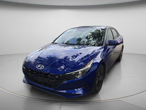 Used 2023 Hyundai Elantra SEL image 4