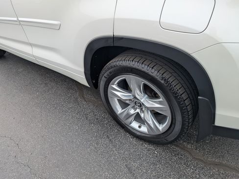 Used 2019 Toyota Highlander Limited image 8