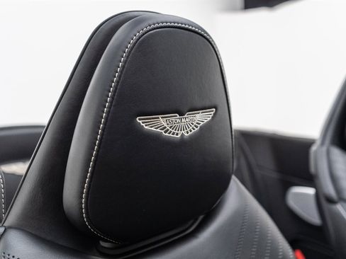 Used 2019 Aston Martin DB11 Volante image 54