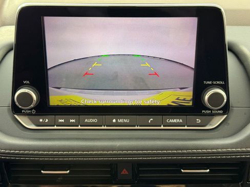Used 2023 Nissan Rogue SV FWD image 22